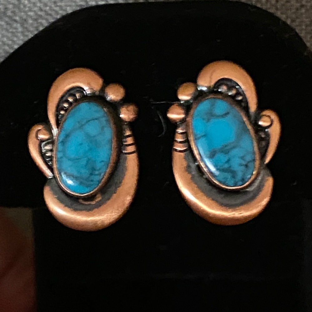 Vintage Turquoise Clip-On Earrings | Copper & Silver Tone | Southwestern - Picture 8 of 8